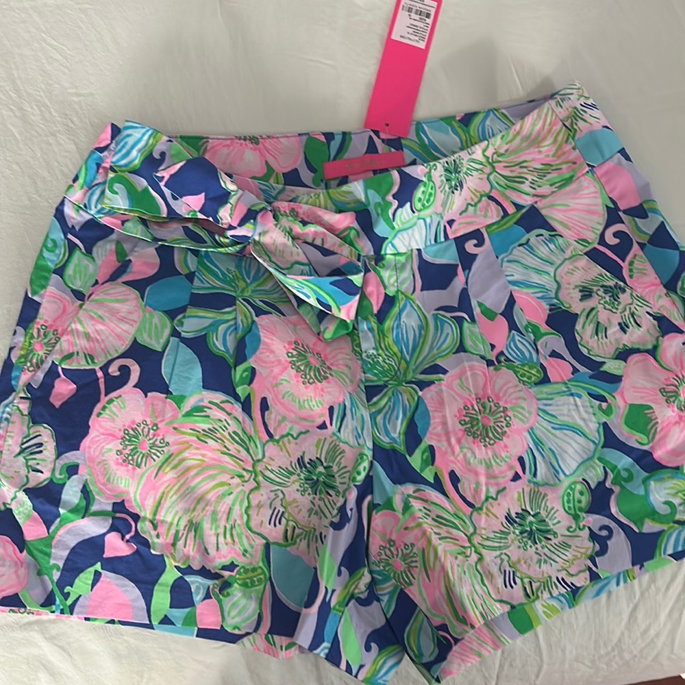 Lilly shorts with tag.